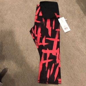 NWT Lucy Om Capri size Large
